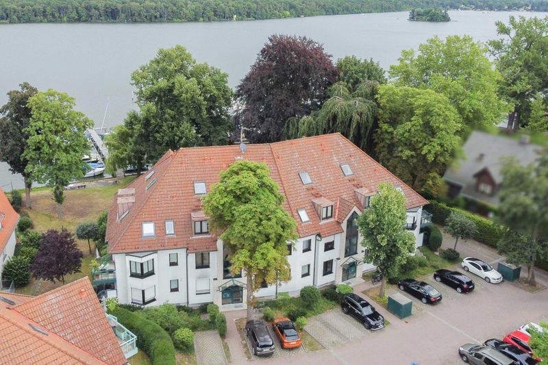 Attraktive Kapitalanlage in idyllischer Wasserlage: 2 Zimmer, Balkon & Stellplatz am Zeuthener See